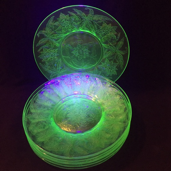 Vintage Other - Depression Glass (6) Plates Jeanette Glass Co